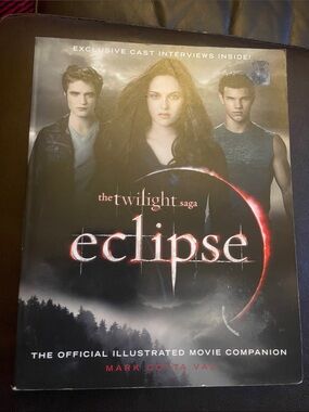 The Twilight Saga: Eclipse — Illustrated Movie Companion (Black/Red)